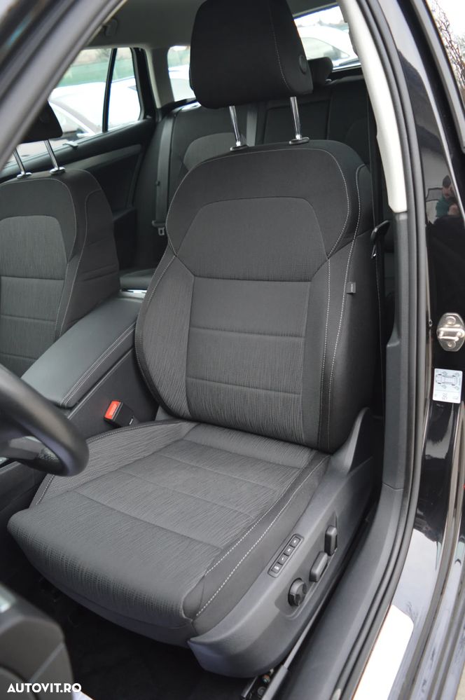 Skoda Superb 2.0 TDI DSG Ambition - 29