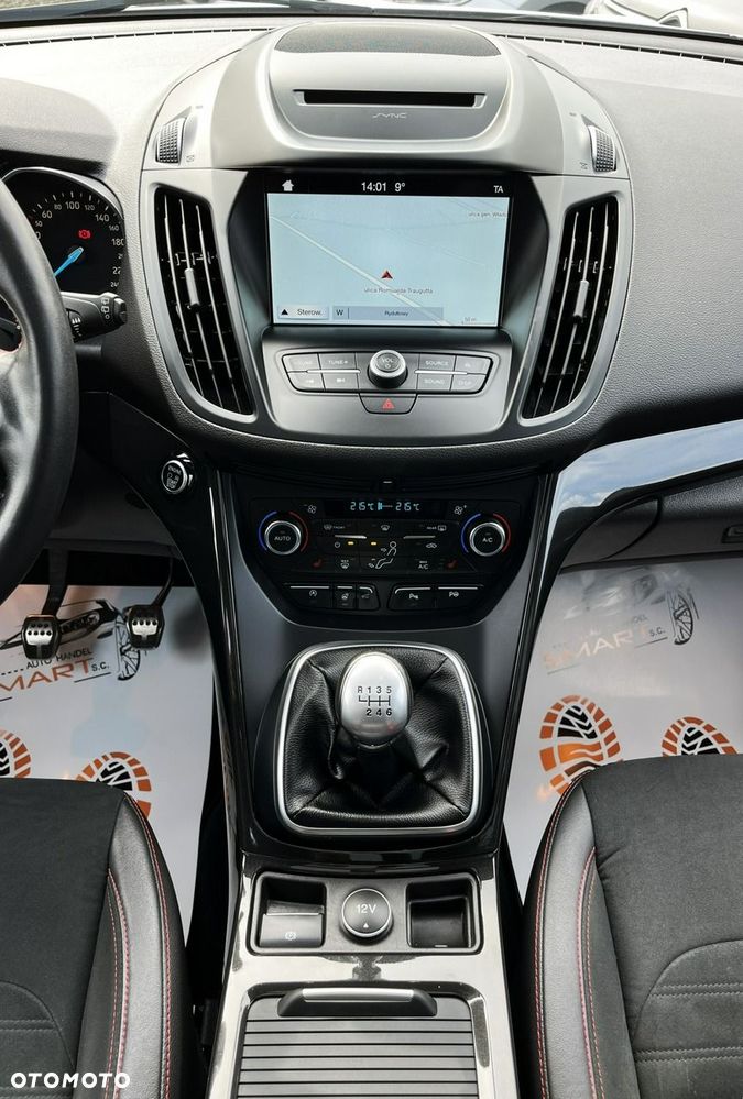 Ford Kuga 1.5 EcoBoost 2x4 ST-Line - 17