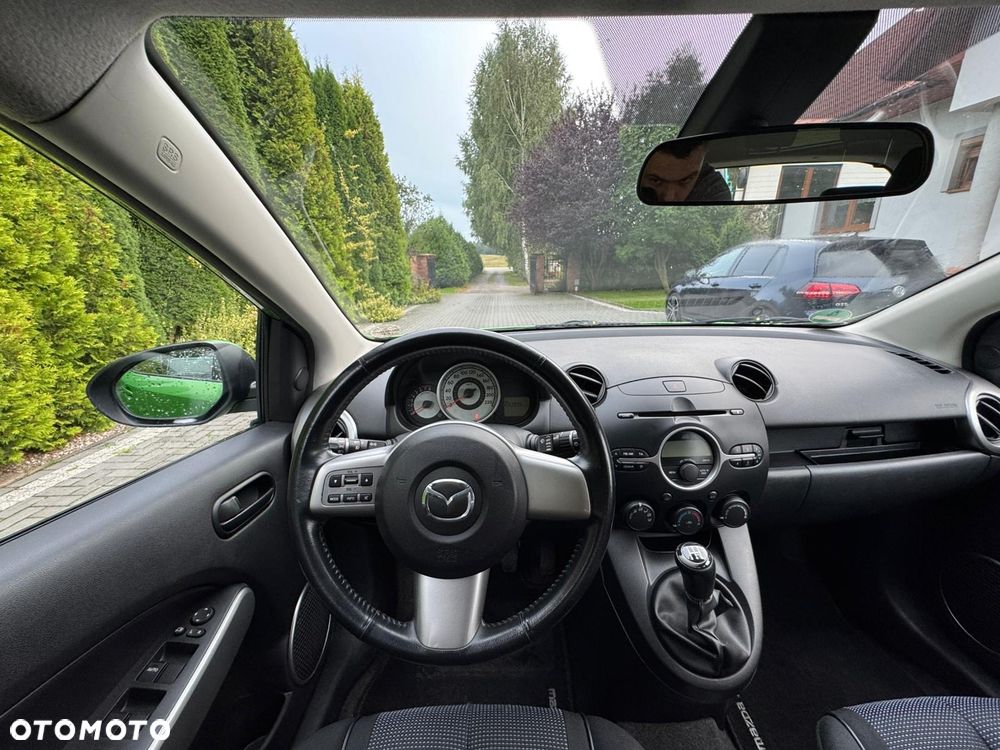 Mazda 2 1.3 Exclusive - 8