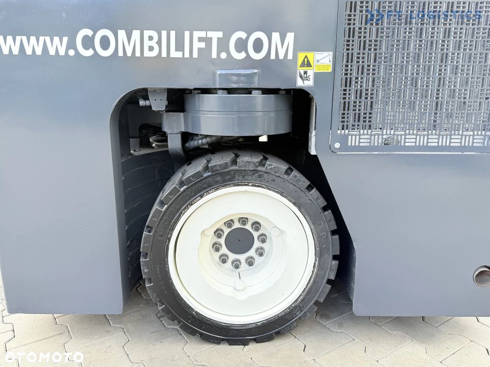 Combilift WÓZEK CZTEROKIERUNKOWY - WIELOKIERUNKOWY / C3000CB / GAS / TRIPLEX 4900MM / WOLNY SKOK / POZYCJONER WIDEŁ / PRZESUW WIDEŁ / STAN IDEALNY / Szeroka oferta wózków czterokierunkowych i bocznych, dopasowanych do różnorodnych potrzeb i zastosowań - 28