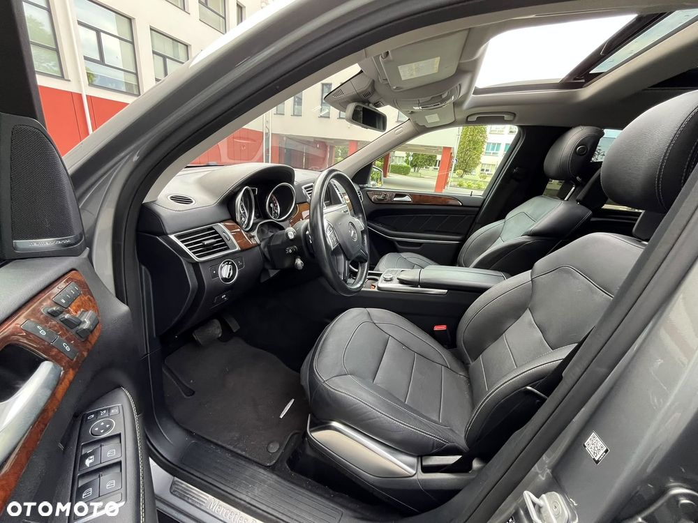 Mercedes-Benz GL 500 4Matic (BlueEFFICIENCY) 7G-TRONIC - 25