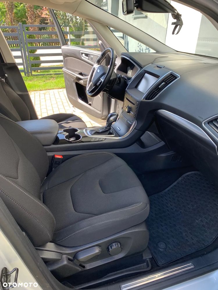 Ford S-Max - 16