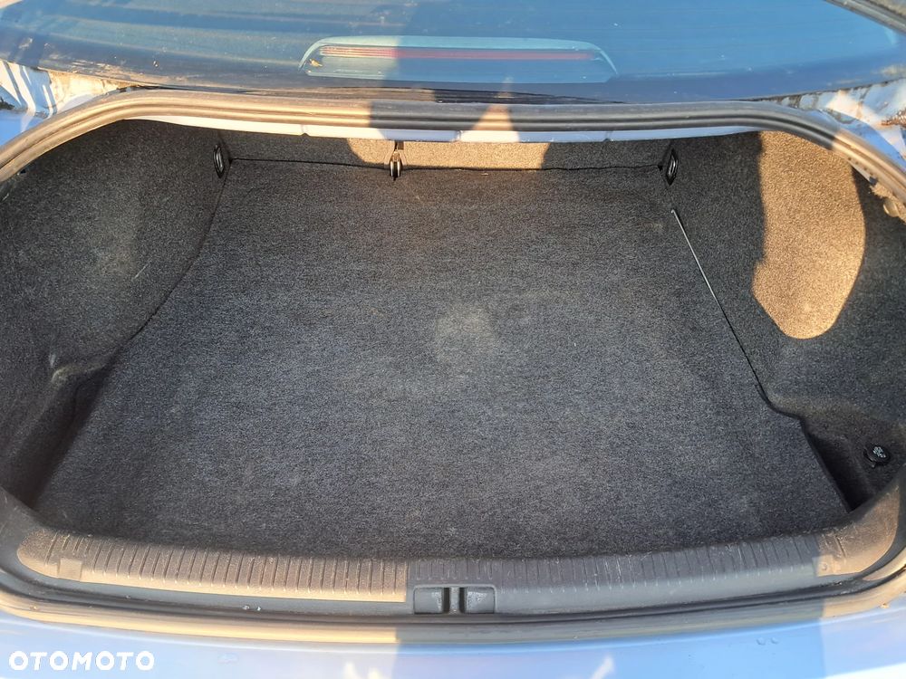 Volkswagen Passat 1.8 - 7