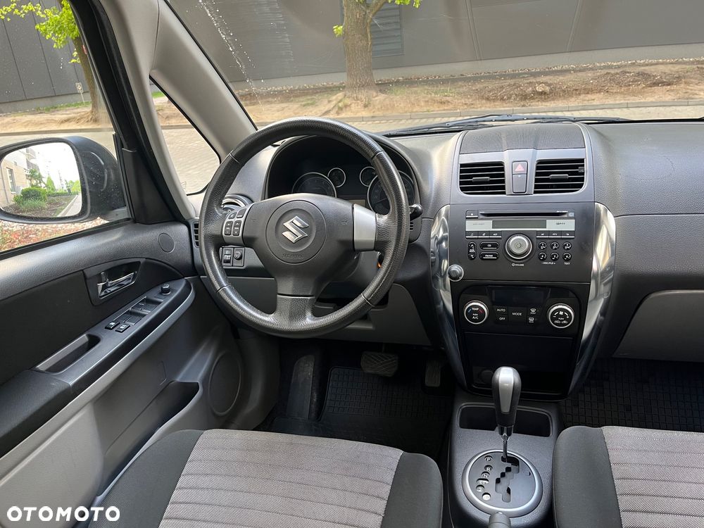 Suzuki SX4 1.6 Premium - 11