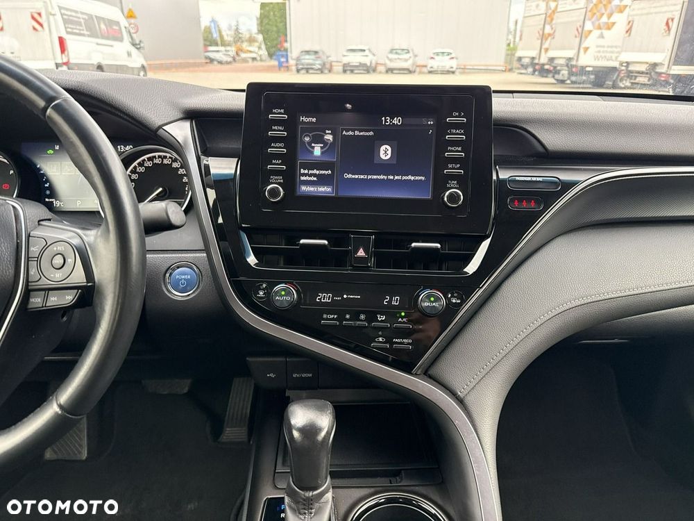 Toyota Camry 2.5 Hybrid Comfort CVT - 23
