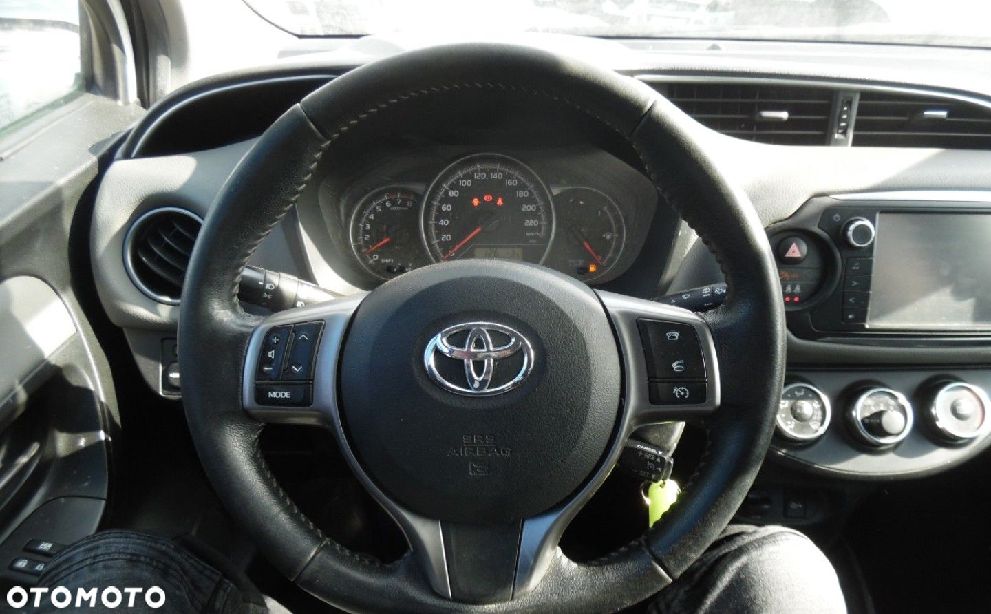 Toyota Yaris - 12