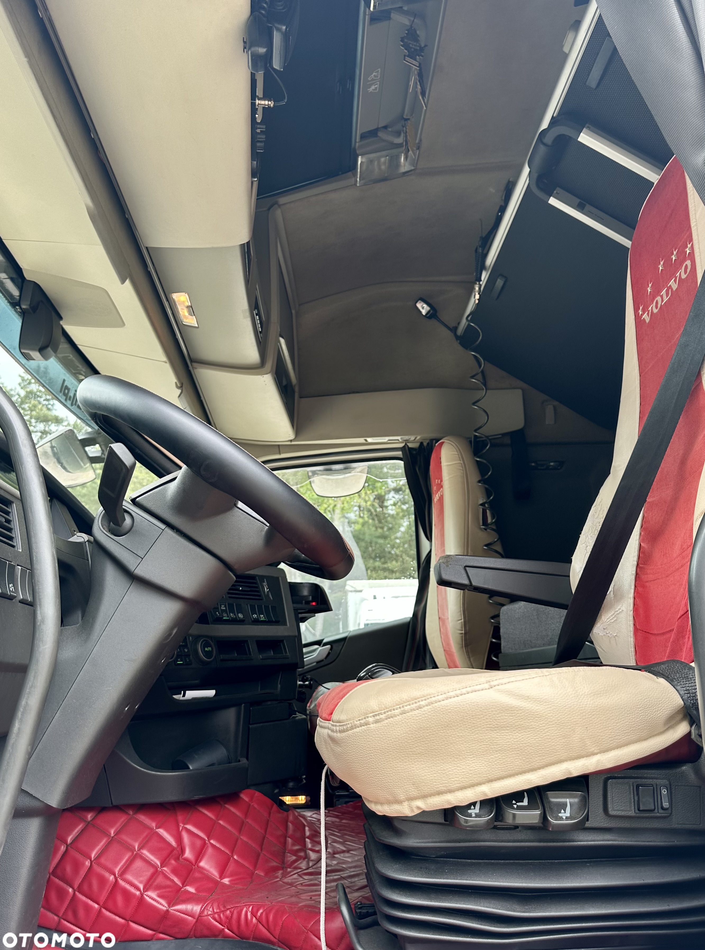Volvo FH500 GLOB XL AUTOMAT FULLSPOJLERY KLIMA SKÓRA LED LODÓWKA 2xALUTANK EURO 6 2015r ŁADNY - 10
