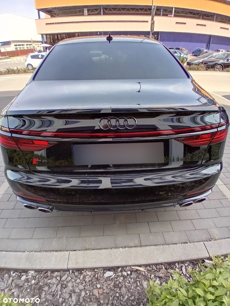 Audi S8 - 5