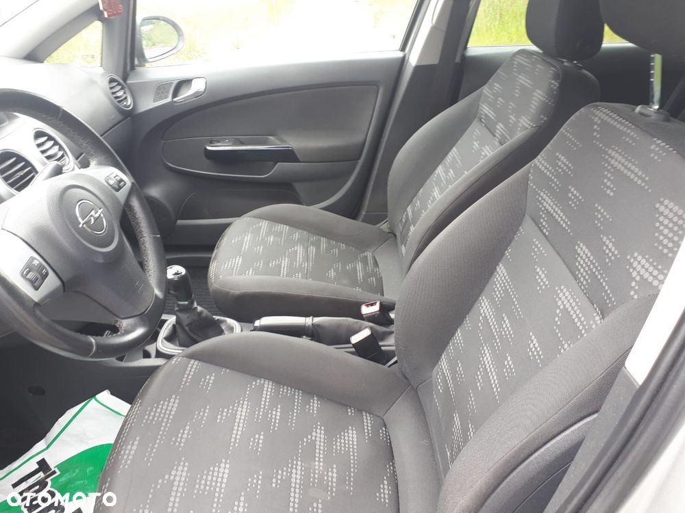 Opel Corsa 1.2 16V Edition / Active - 9