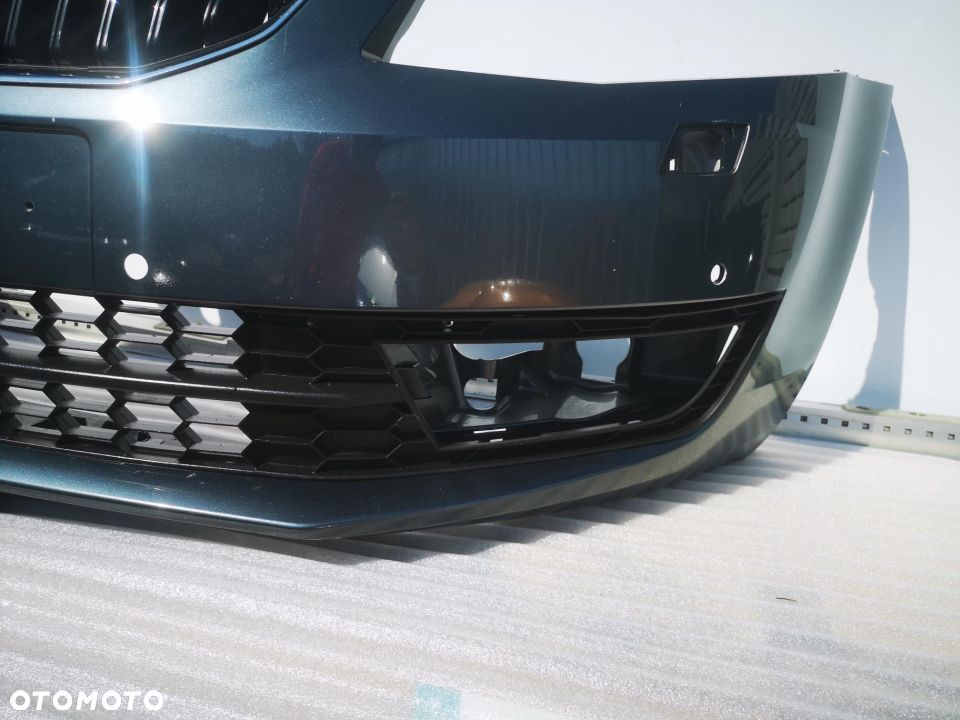 SKODA OCTAVIA III 12- ZDERZAK PRZEDNI PRZÓD NA SPRYSKI + 4 X PDC 4XPDC , nr aukcji NZ244 - 9