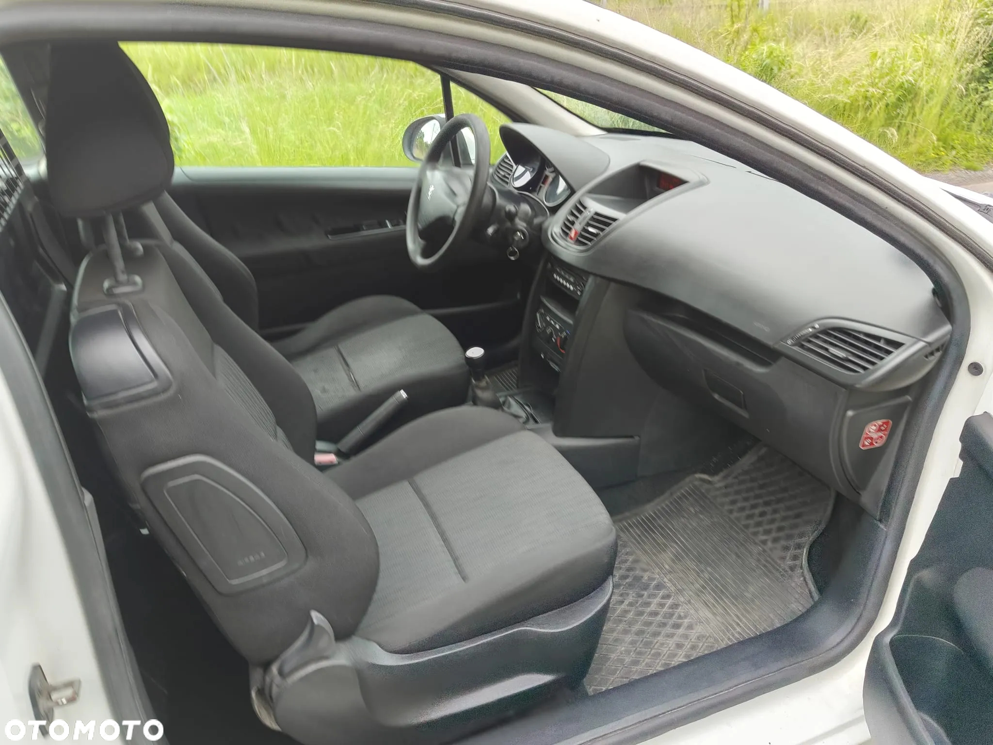Peugeot 207 - 9
