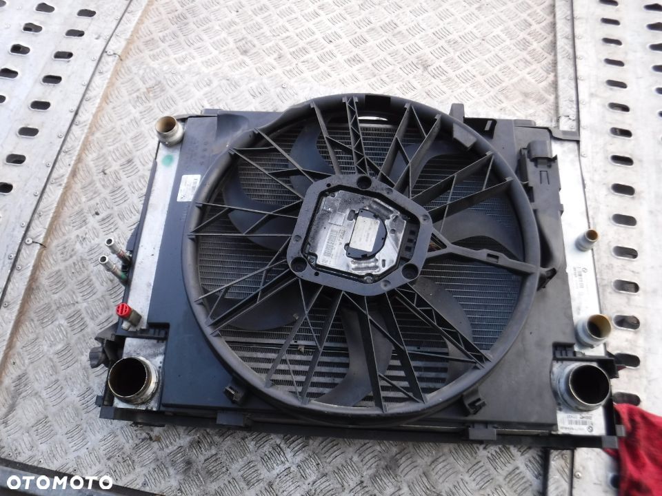 BMW E60 E61 2.5d 2.5 chlodnica intercooler komplet chlodnic automat - 2