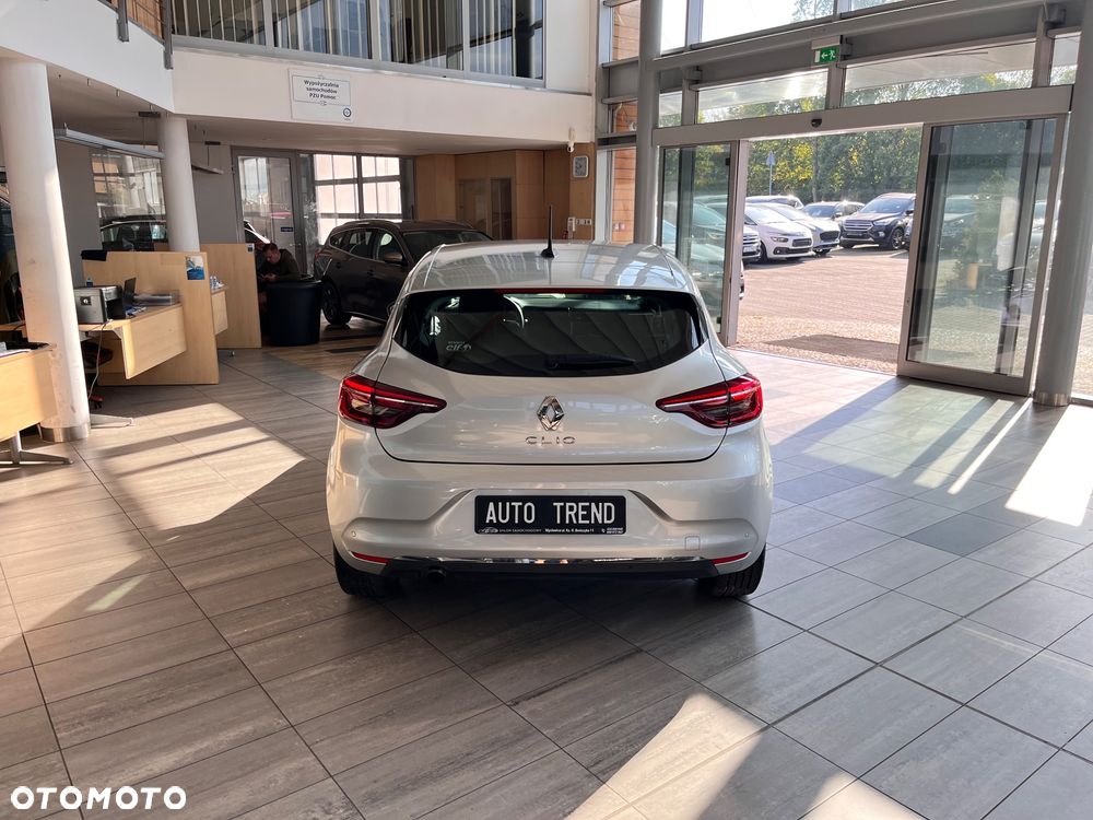 Renault Clio - 6