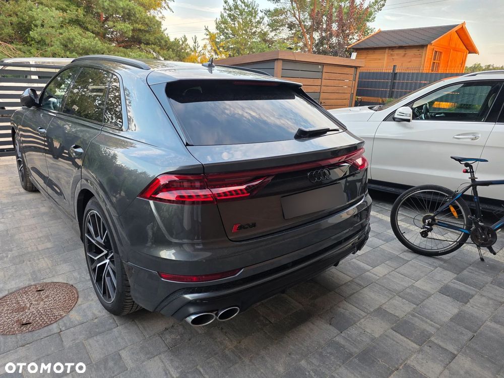 Audi SQ8 - 8
