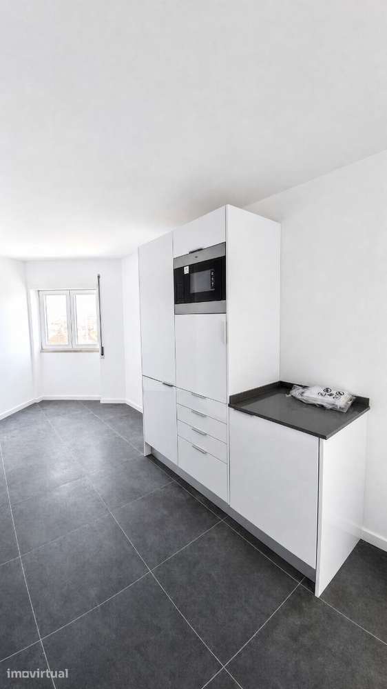 Apartamento T2 com parqueamenti e terraço. Vistas de mar - Grande imagem: 2/8