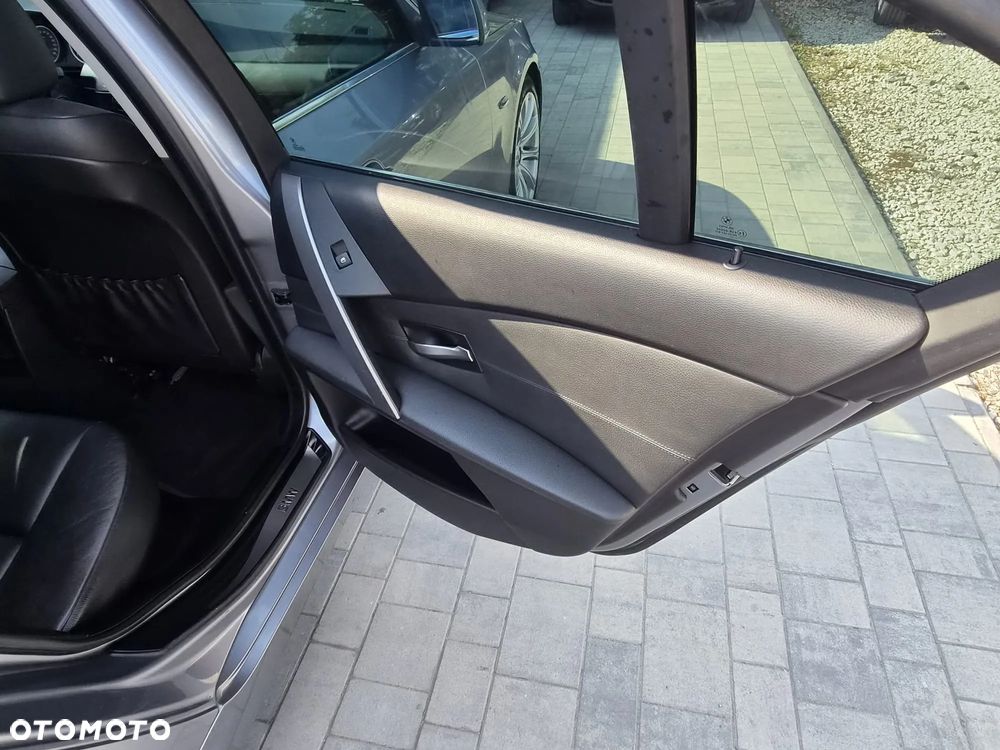 BMW Seria 5 - 25