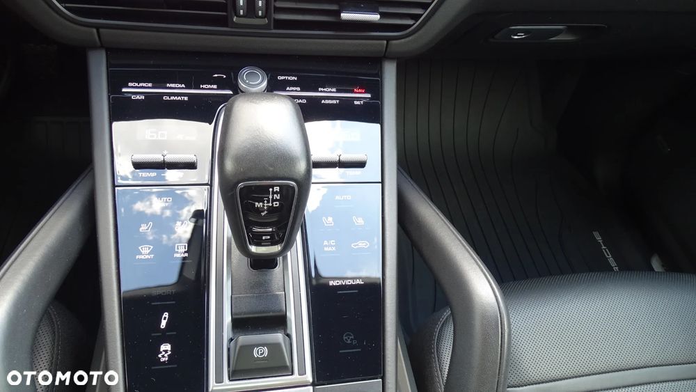 Porsche Cayenne E-Hybrid Platinum Edition - 14