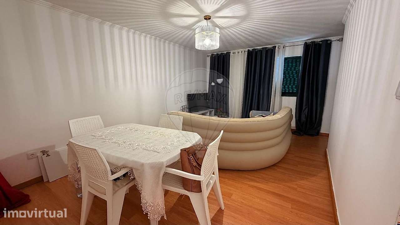 Moradia T1 para venda - Grande imagem: 2/10