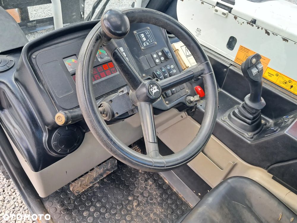 Bobcat T2250 - 3