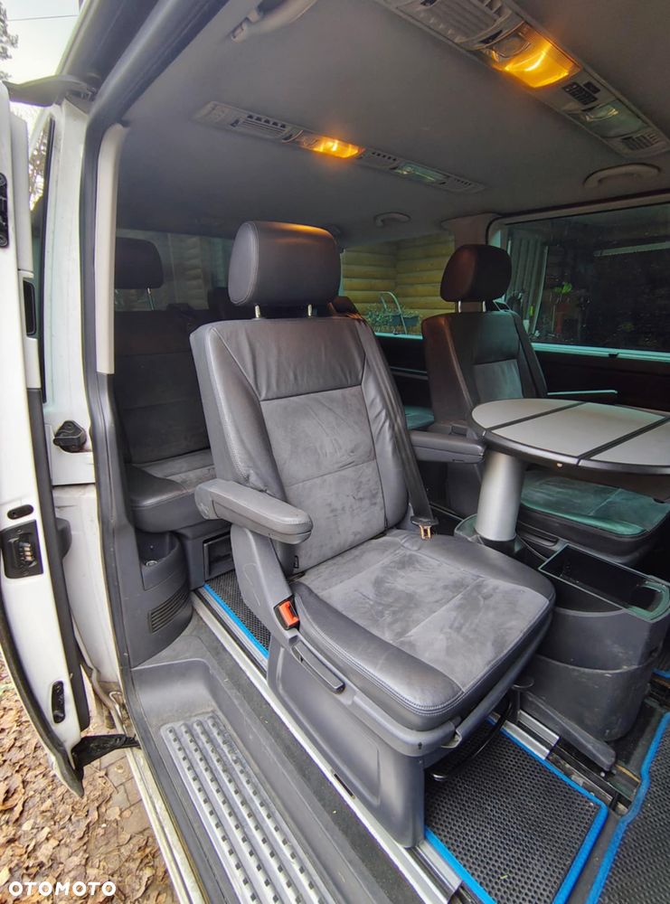 Volkswagen Multivan - 20