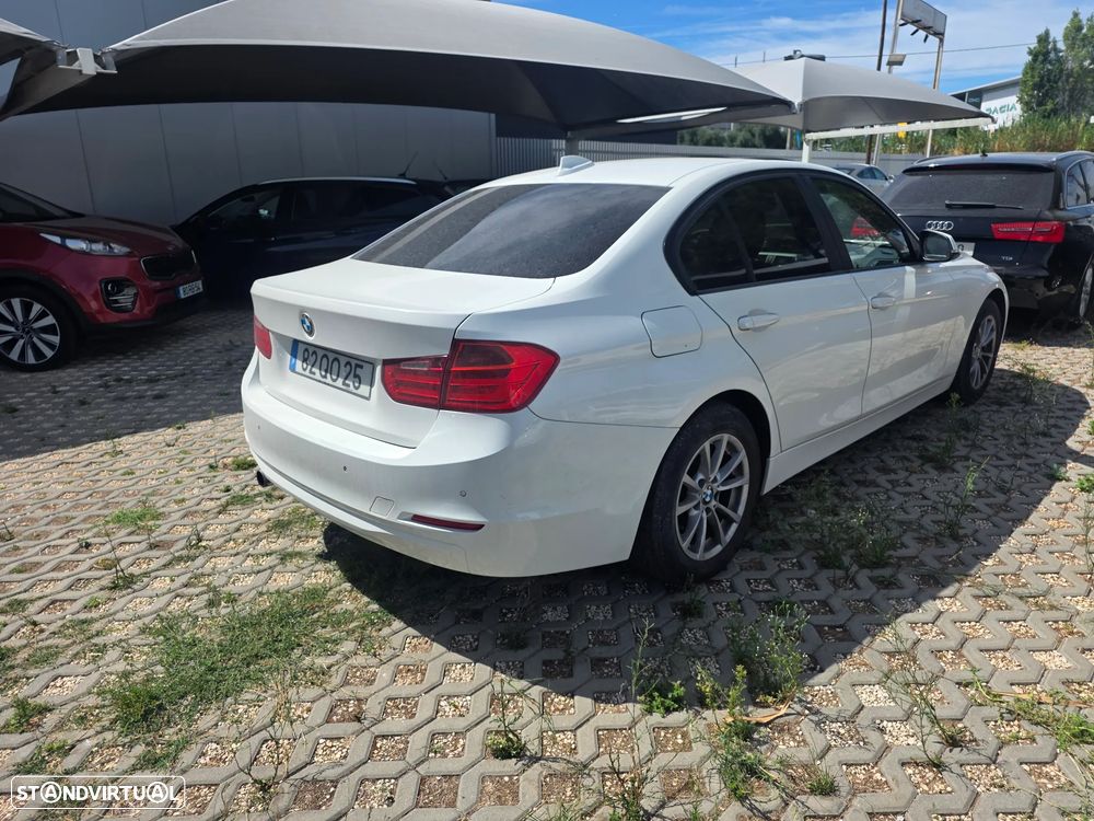 BMW 318 d Sport Line - 8