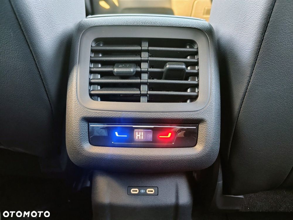 Volkswagen T-Roc - 27