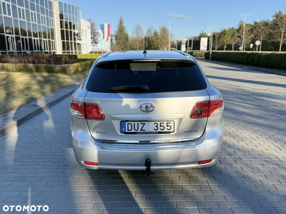 Toyota Avensis - 22