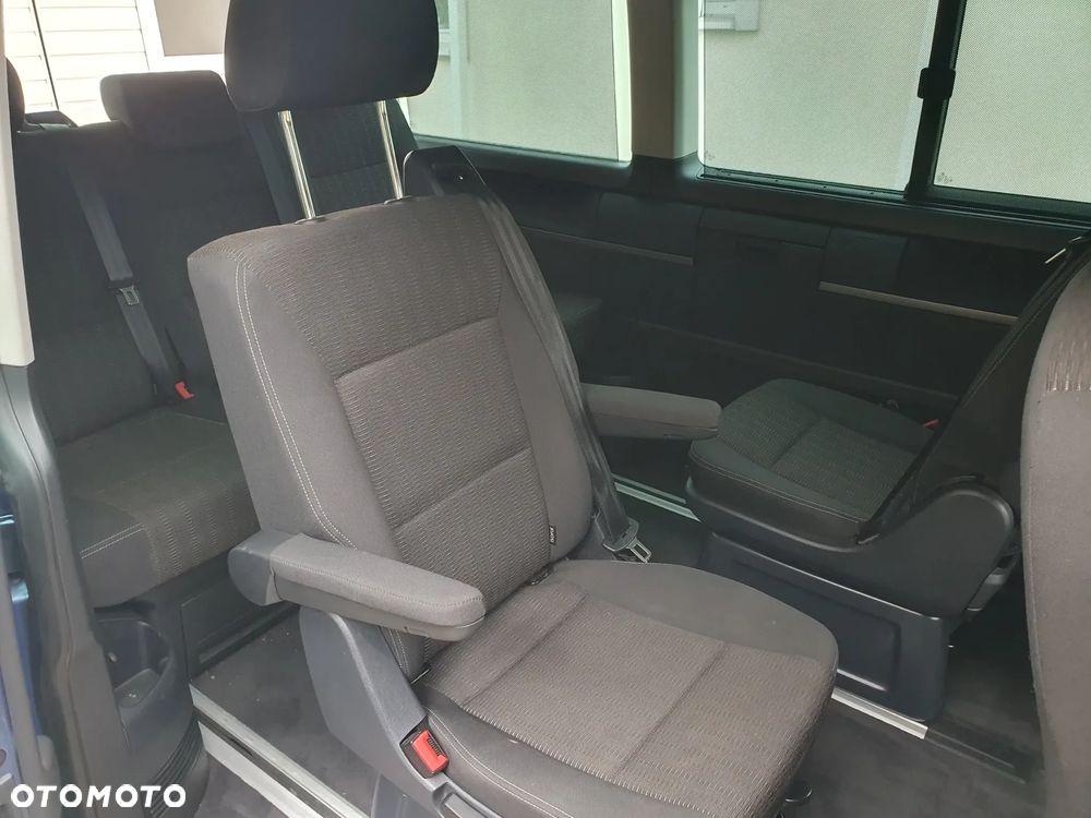 Volkswagen Multivan - 26