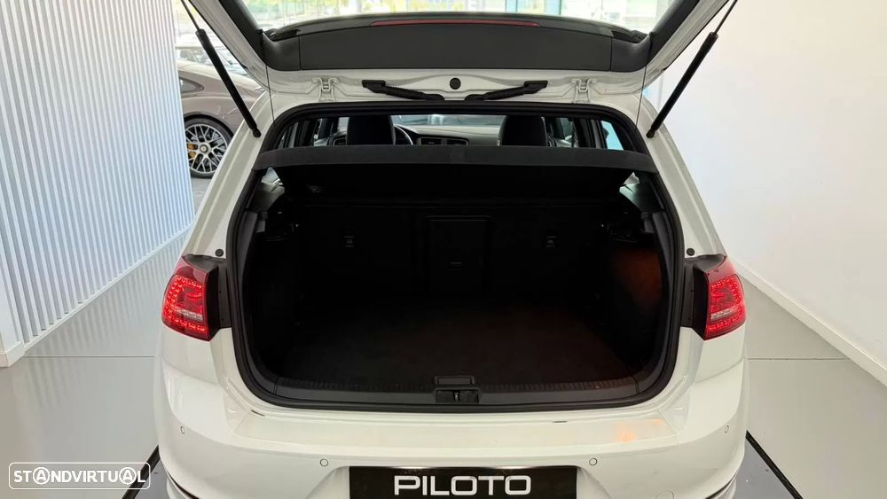 VW Golf R 4Motion BlueMotion DSG - 11