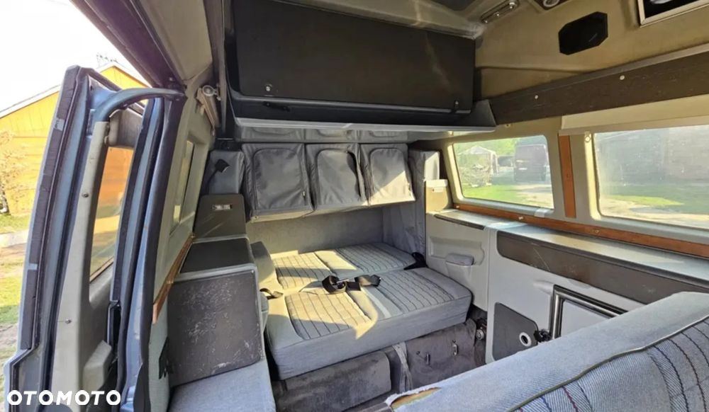 Volkswagen Transporter - 11