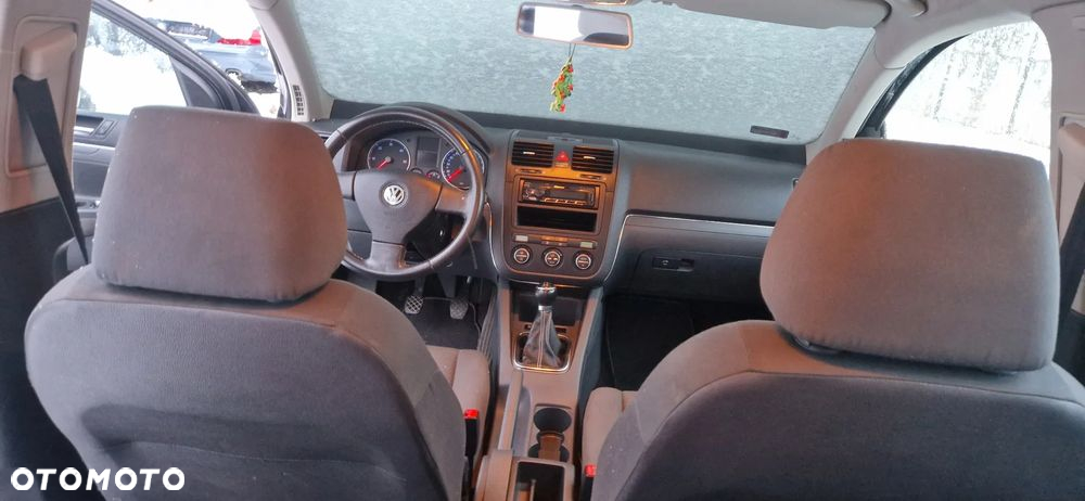 Volkswagen Golf - 10