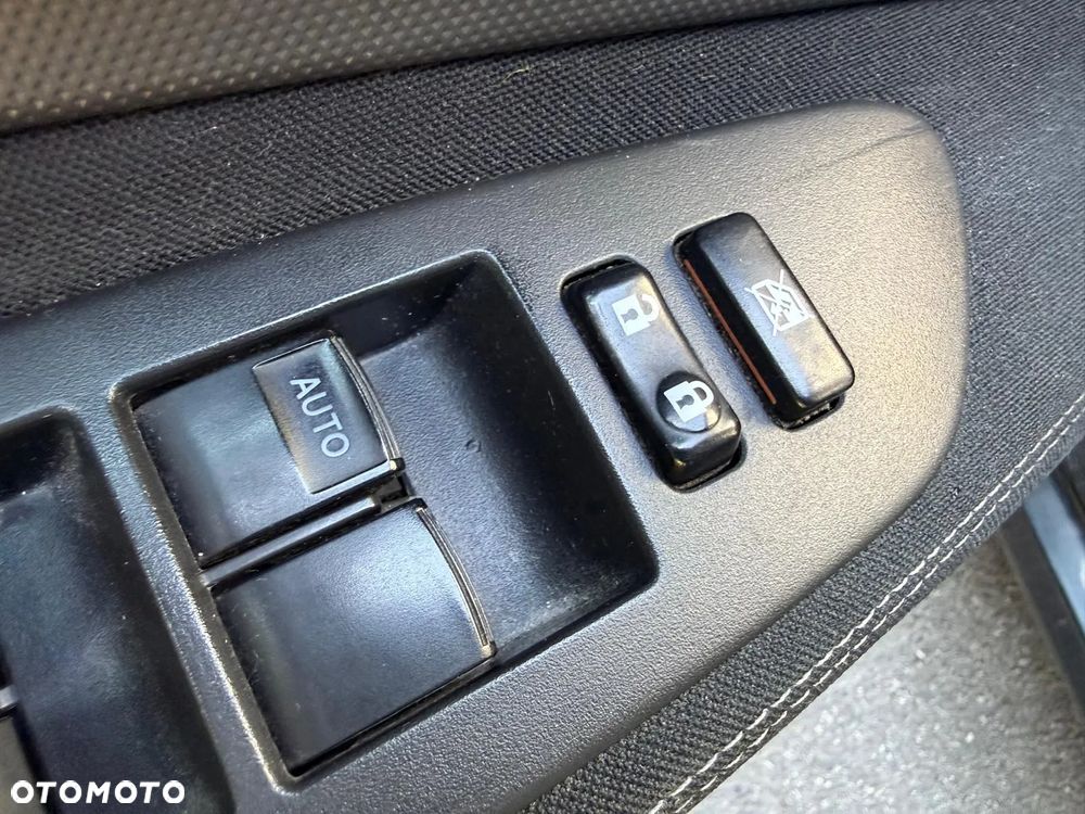 Toyota Auris 1.6 2010 - 21