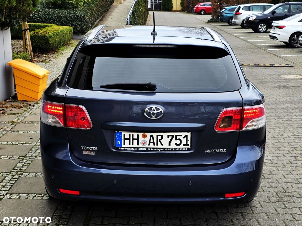 Toyota Avensis Combi 1.8 Executive - 5