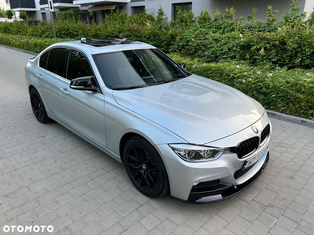 BMW Seria 3 330i - 1
