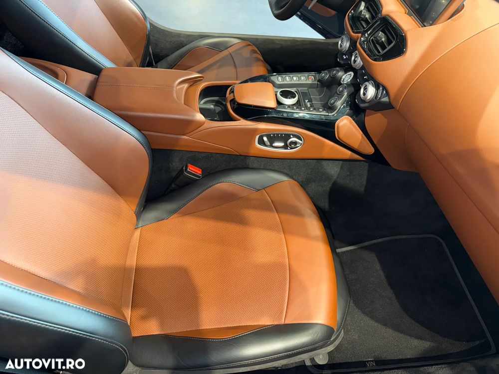 Aston Martin V8 Vantage Standard - 16