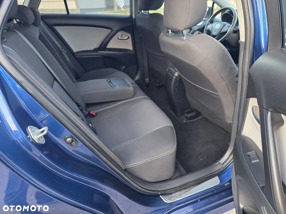 Toyota Avensis Touring Sports 1.8 Multidrive S Comfort - 22