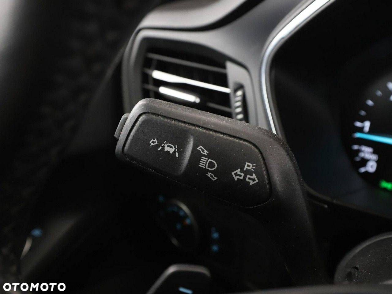 Ford Focus 1.5 EcoBlue Start-Stopp-System TITANIUM - 35