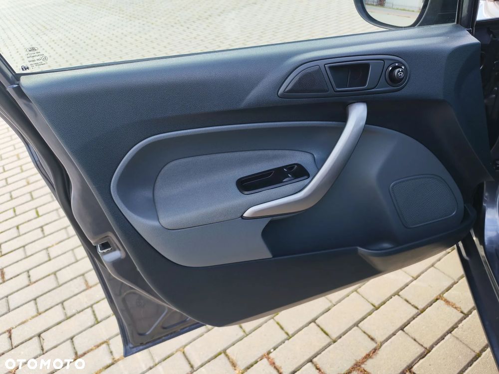 Ford Fiesta - 10