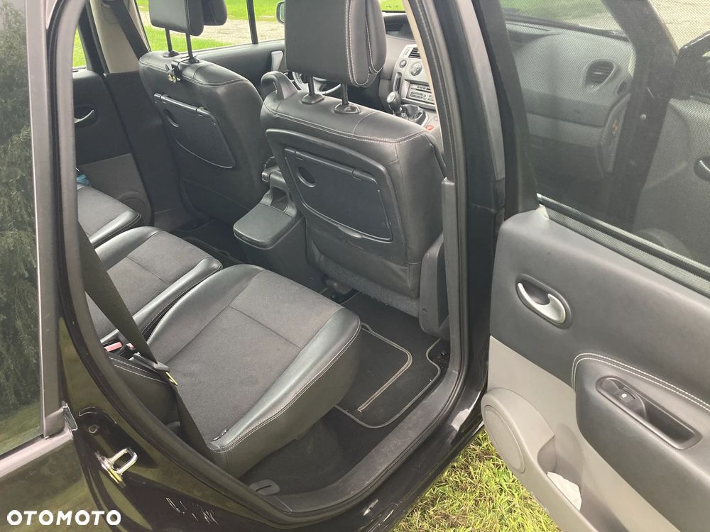 Renault Grand Scenic - 9
