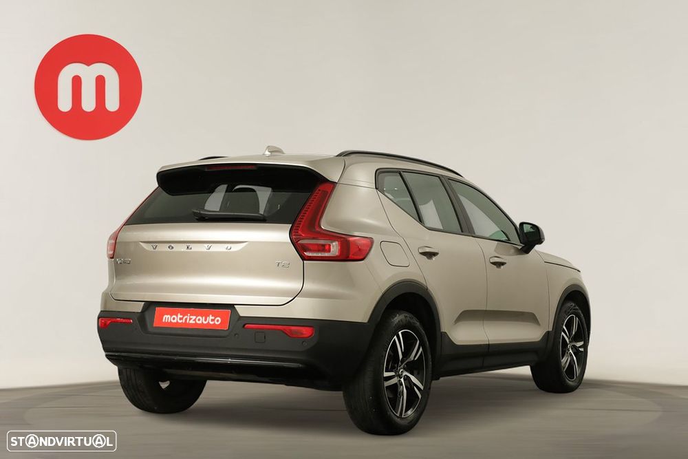 Volvo XC 40 1.5 T2 Plus Dark Auto - 4