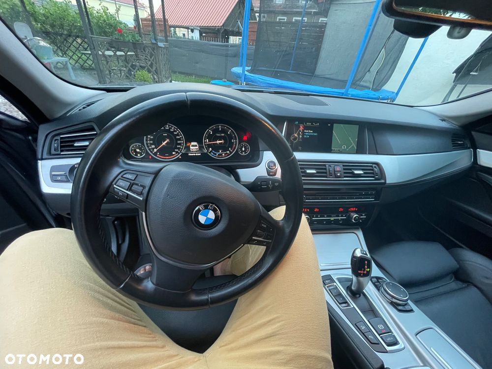 BMW Seria 5 520d xDrive - 6