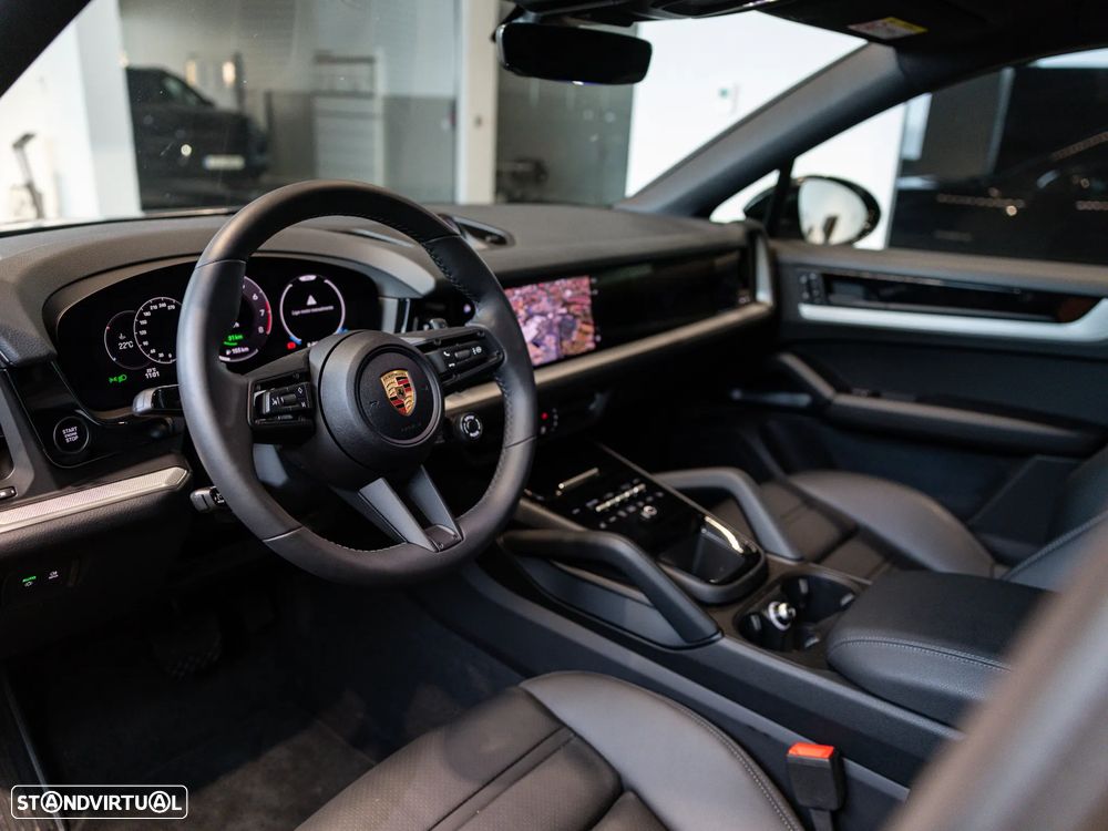 Porsche Cayenne Coupé E-Hybrid - 24