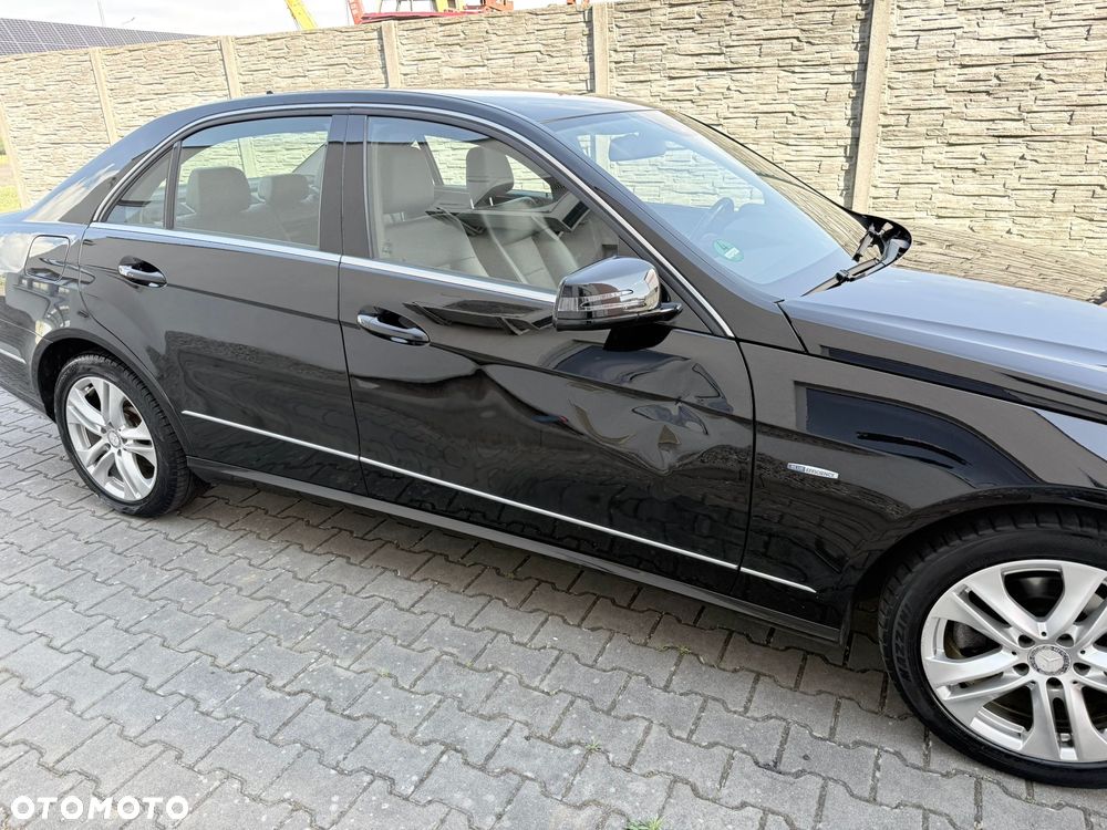 Mercedes-Benz Klasa E 220 CDI BlueEff Avantgarde - 4