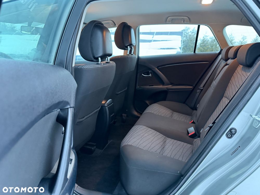 Toyota Avensis 1.8 Sol NAVI - 21