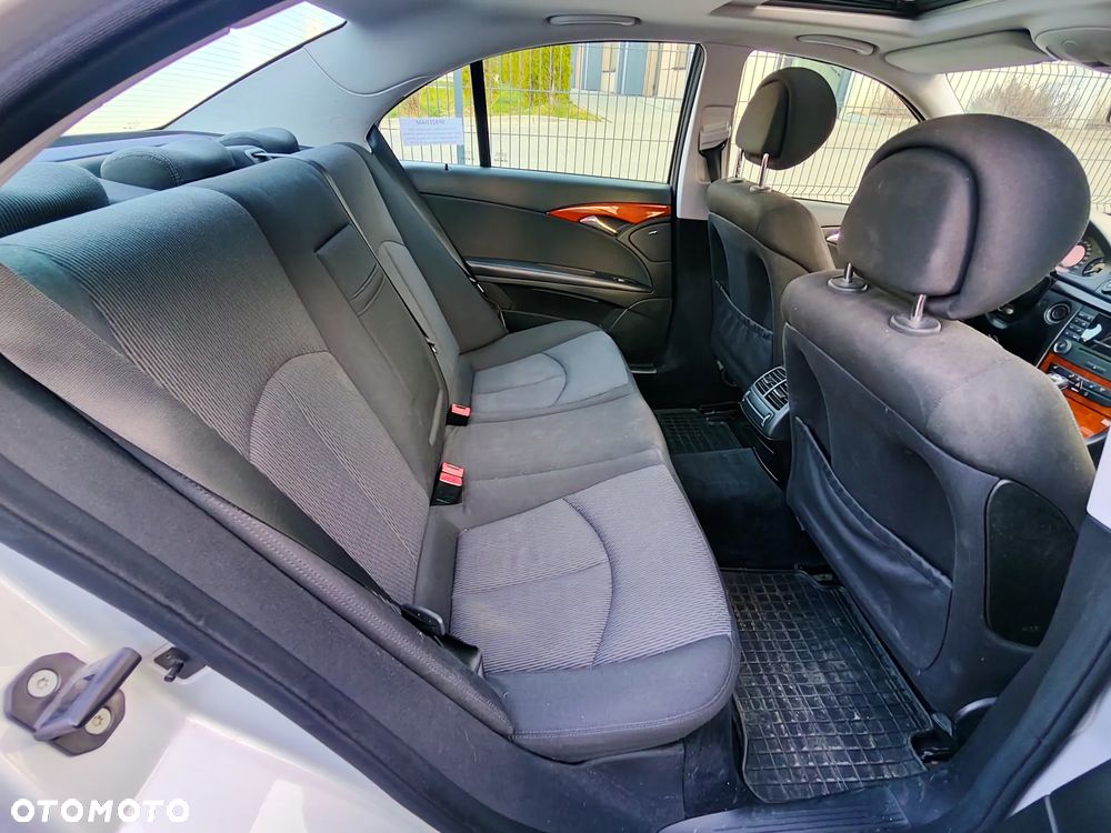 Mercedes-Benz Klasa E - 9