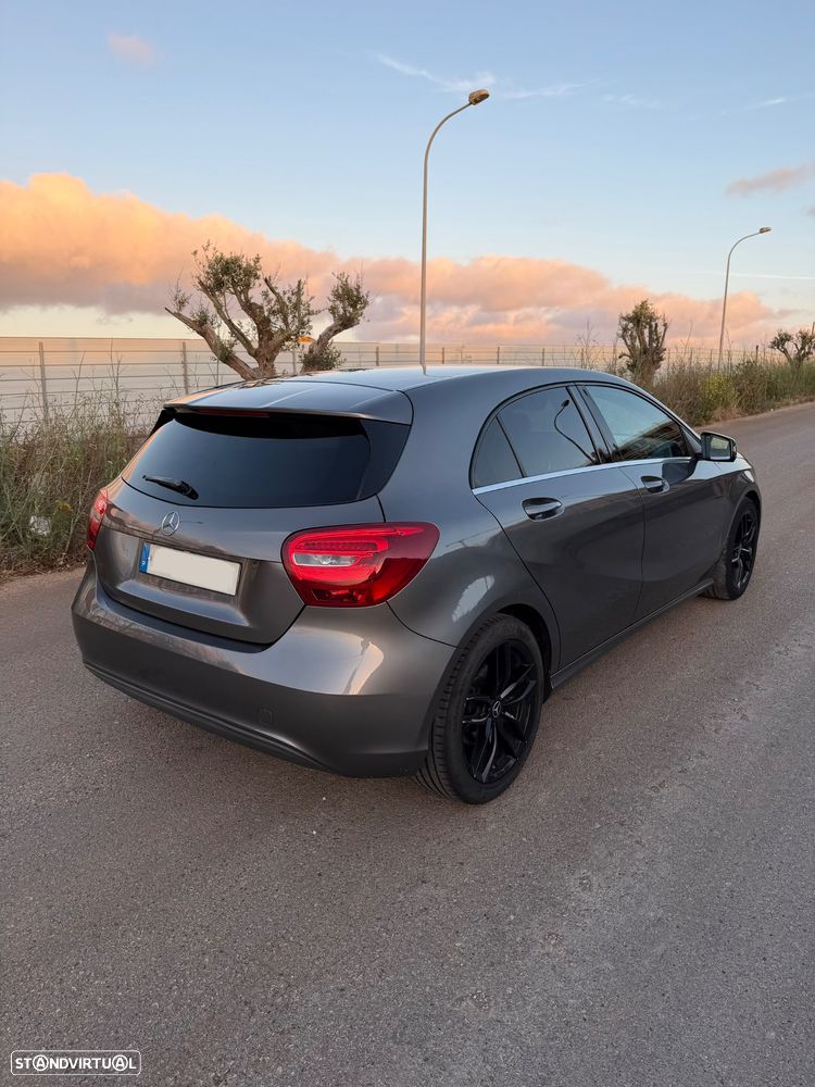 Mercedes-Benz A 180 CDI (BlueEFFICIENCY) Urban - 4