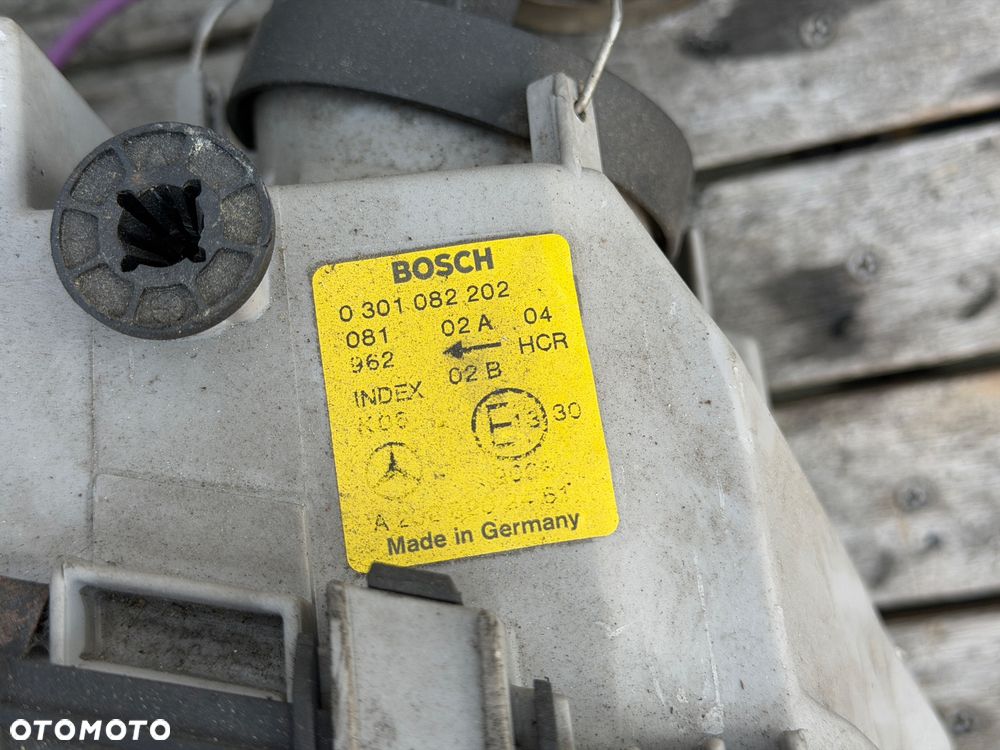Lampa przód przednia W203 prawa bosch 0301082202 - 2
