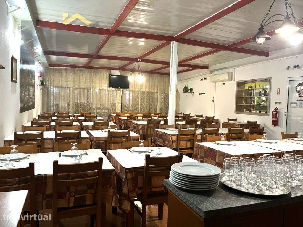 Restaurante/churrasqueira em pleno funcionamento, localizado em Cas... - Grande imagem: 3/16