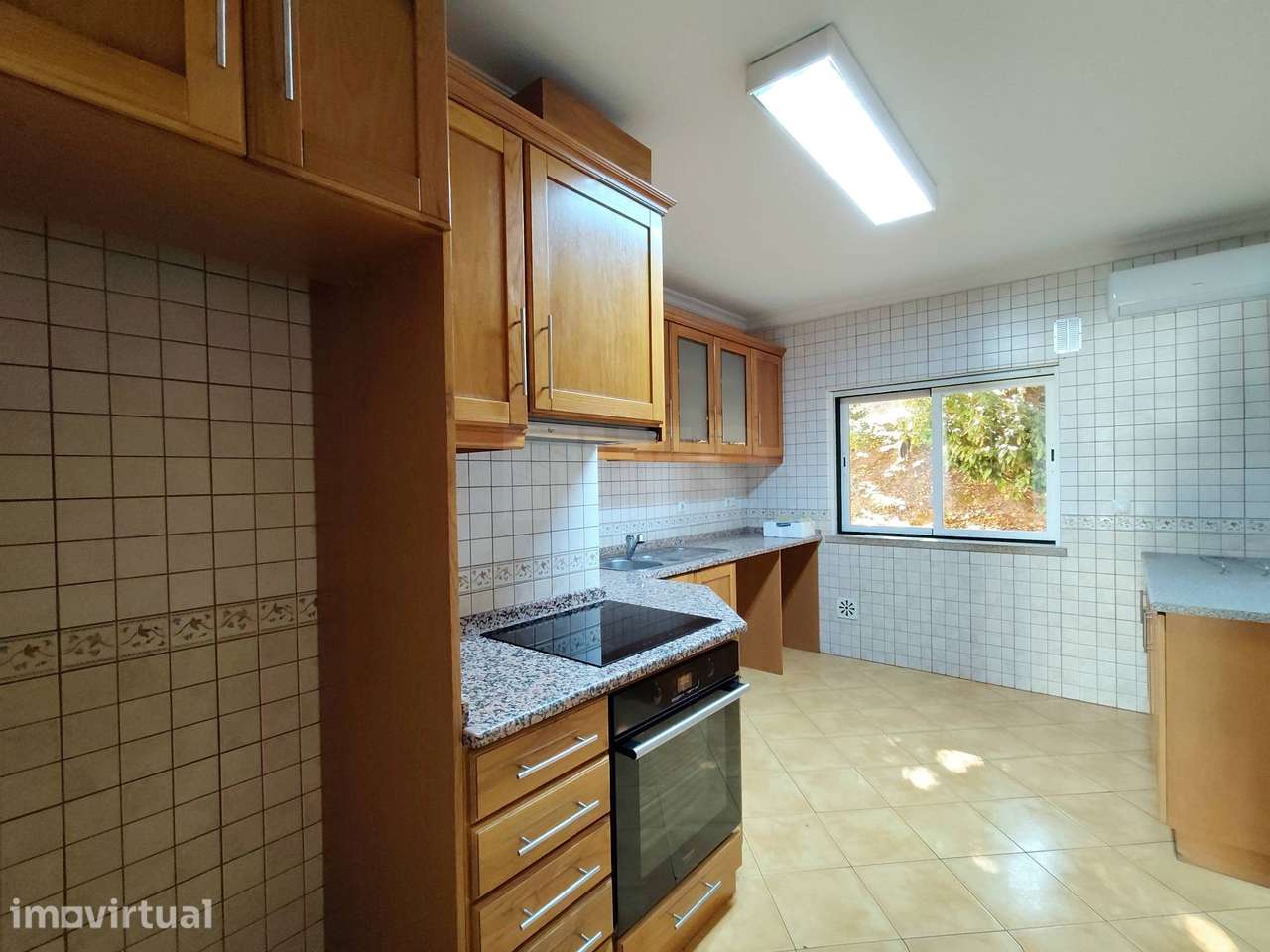 T3 c/ Lug. Garagem - Urb. Rib. Flandres - Covilhã - Grande imagem: 3/15