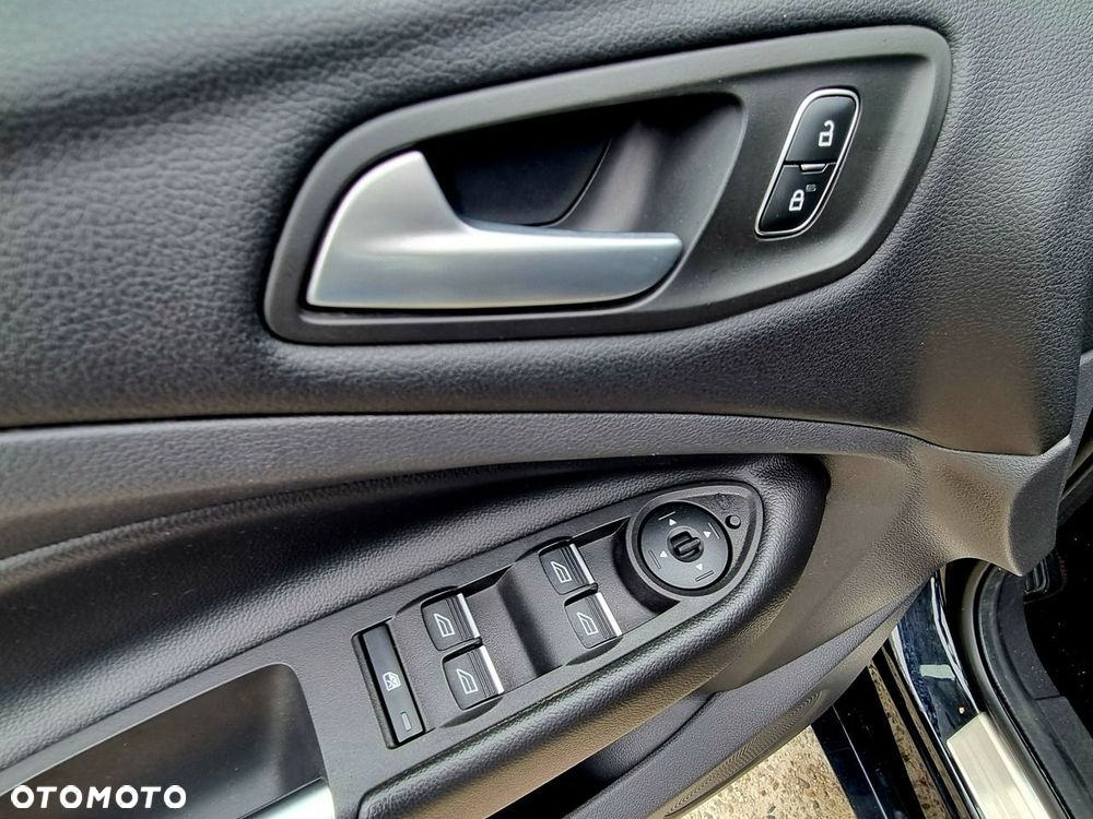 Ford Kuga 1.5 EcoBoost 2x4 ST-Line - 16